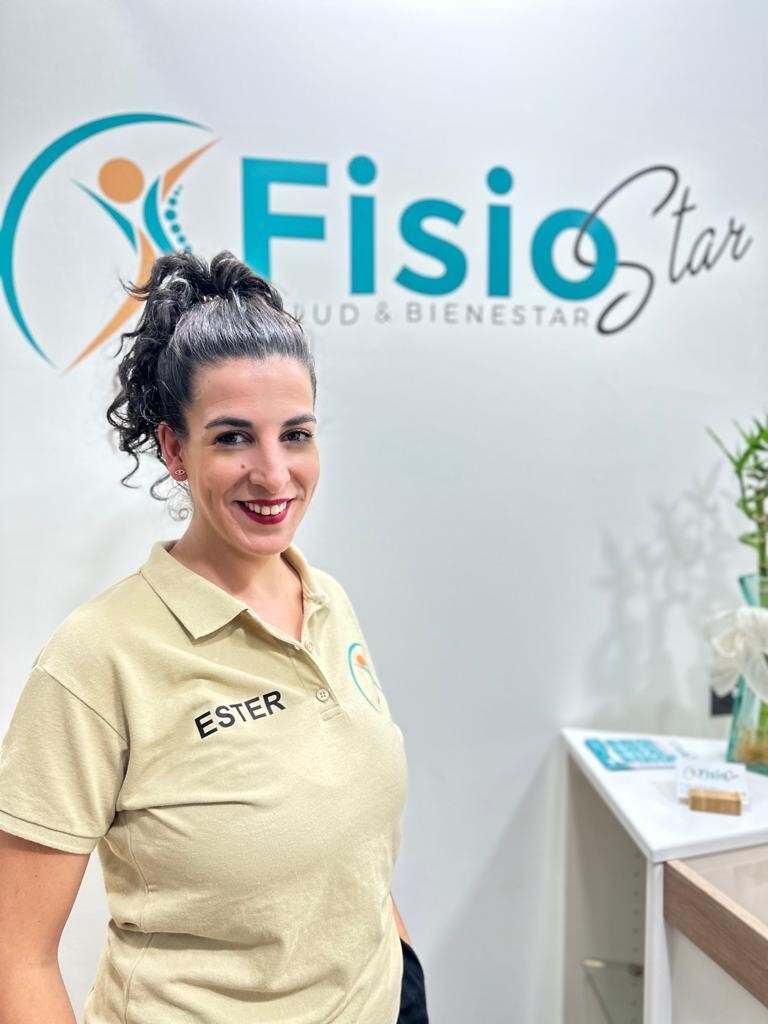 Imagen de Ester una de las fisioterapeutas de la Clínica Fisiostar